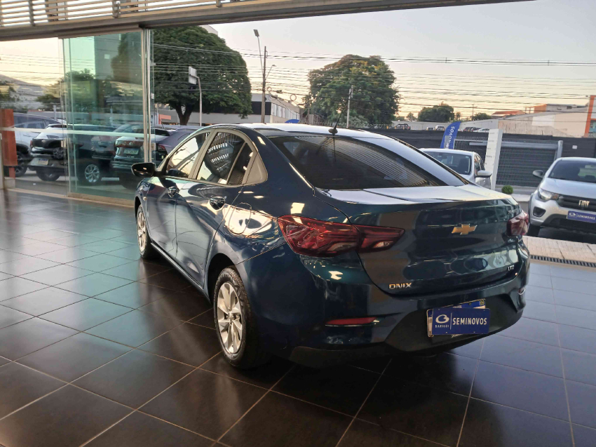 chevrolet onix flex automatico 2021/22