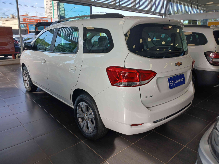 chevrolet spin premier flex automatico 2023/24