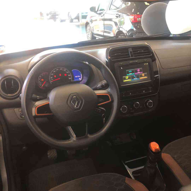 kwid outsider 1.0 12v9