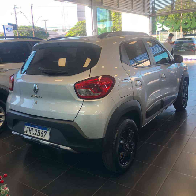 kwid outsider 1.0 12v1