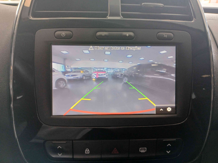 kwid outsider 1.0 12v13