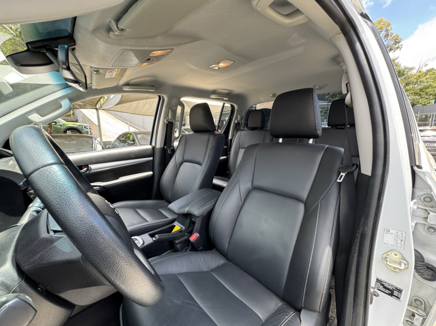 hilux cd dsl 4x4 srx at 23/248