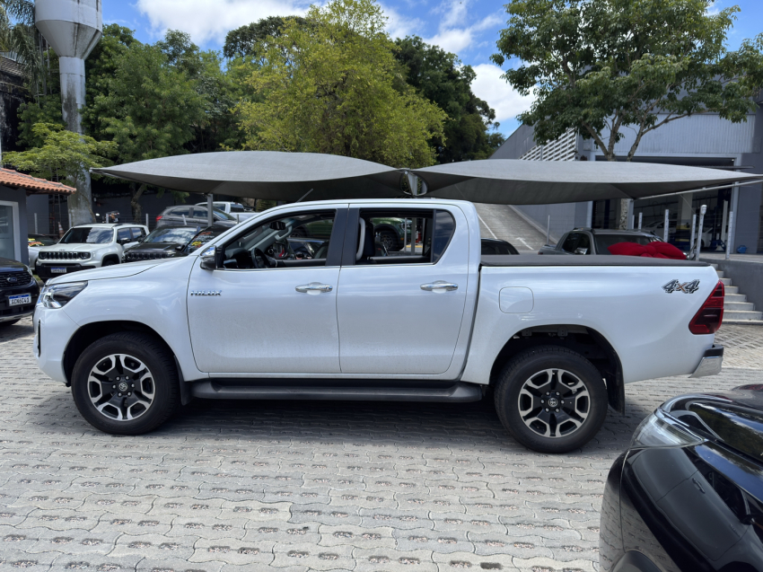 hilux cd dsl 4x4 srx at 23/243