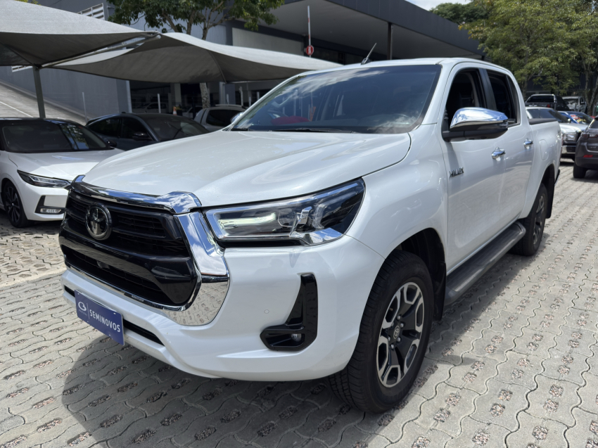 hilux cd dsl 4x4 srx at 23/242