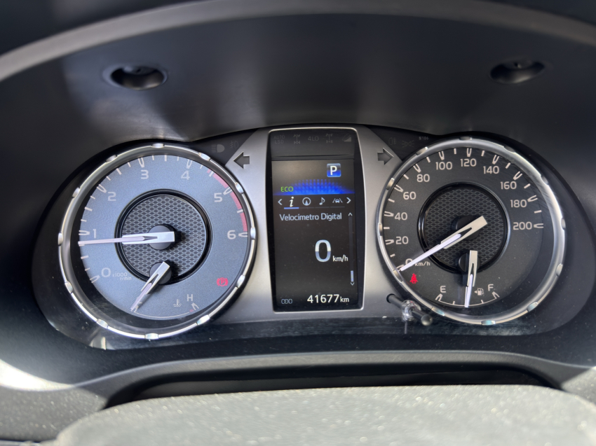 hilux cd dsl 4x4 srx at 23/2412