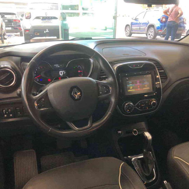captur intense 1.6 automatica12