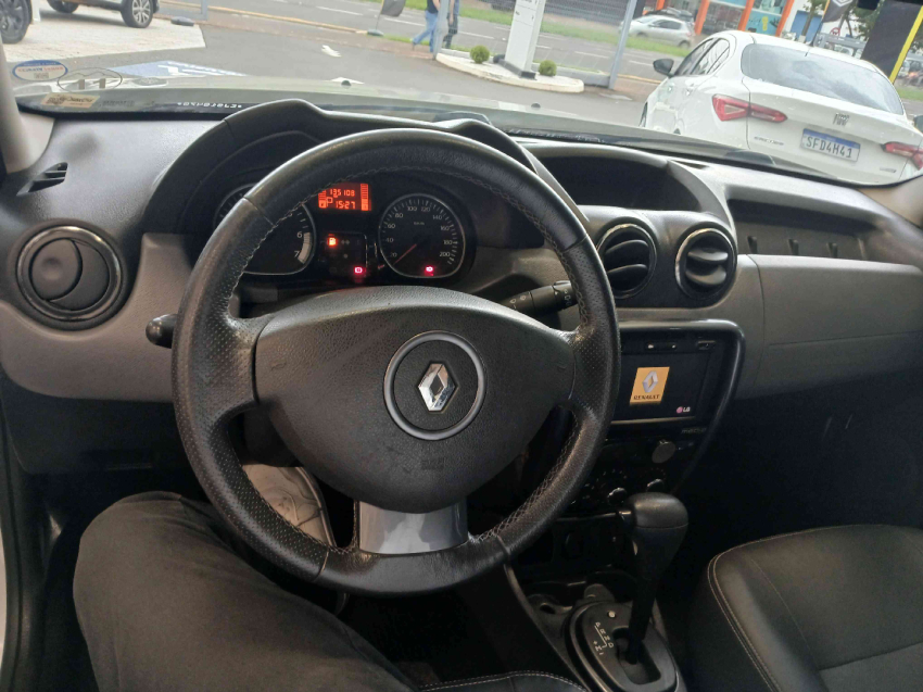 duster dynamique 2.0 16v at hiflex15