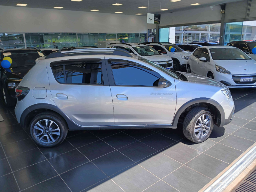 sandero authentique (plus) 1.6 8v5