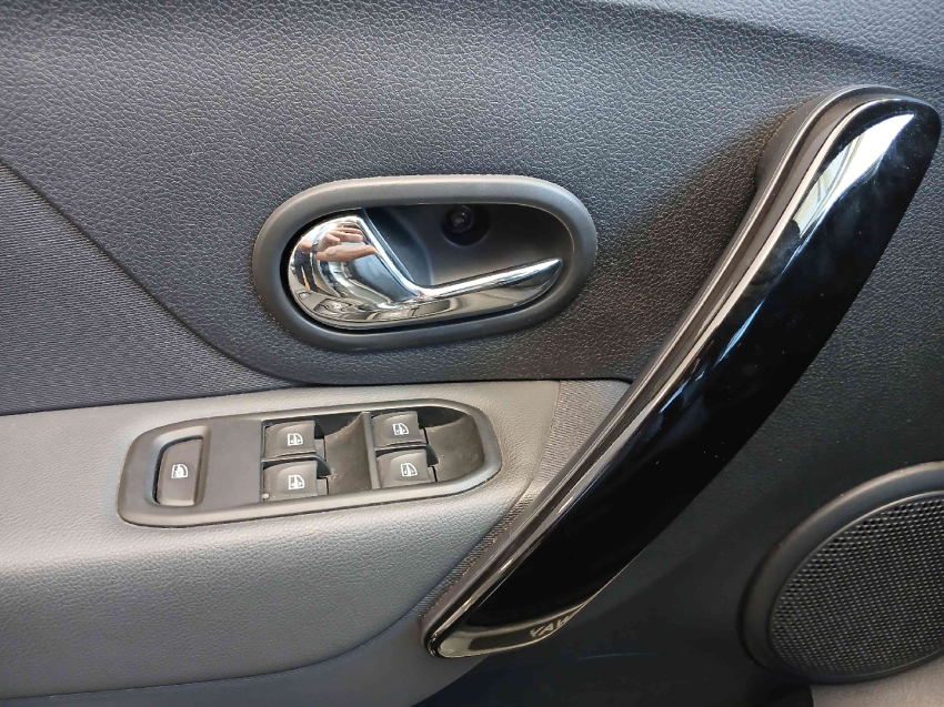 sandero authentique (plus) 1.6 8v10