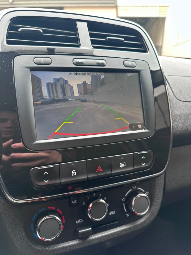 kwid intense 1.0 mt5