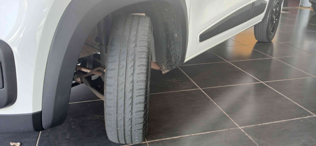 kwid outsider 1.0 mt 20204