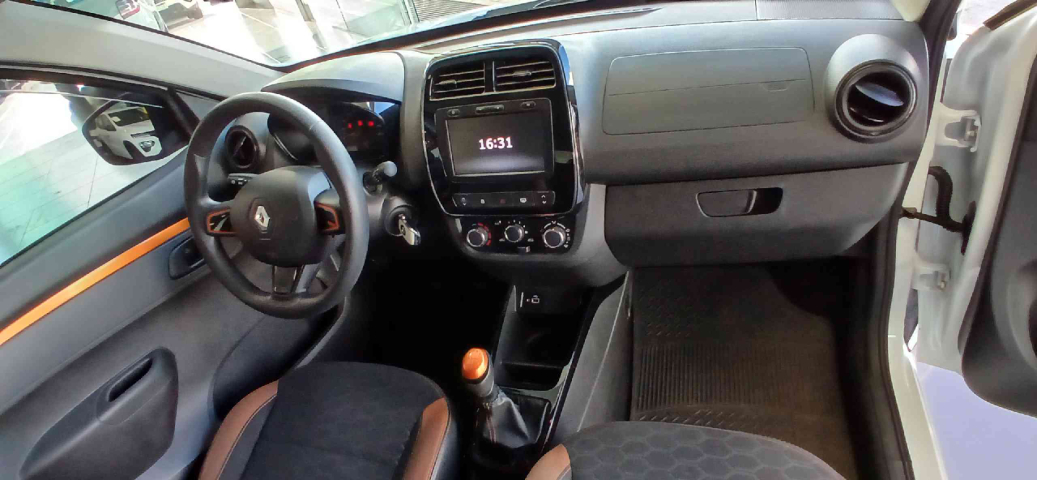 kwid outsider 1.0 mt 20208