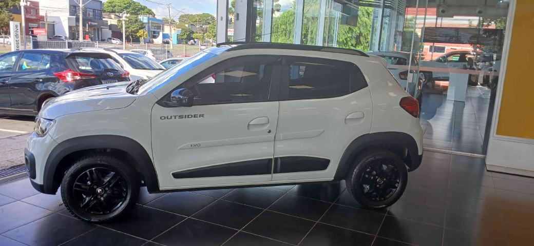 kwid outsider 1.0 mt 20201