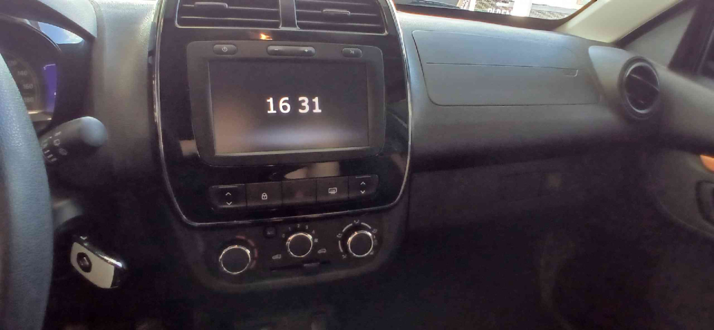 kwid outsider 1.0 mt 20209