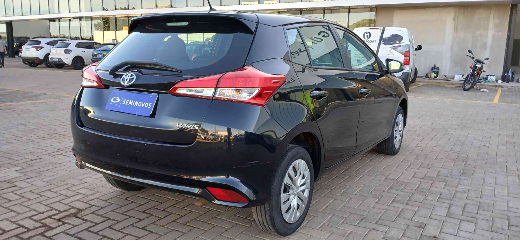 toyota yaris 1.5 16v flex xl multidrive 4p automatico 20255
