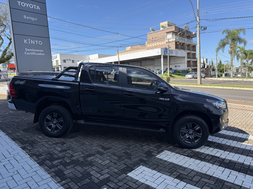 toyota hilux 2.8 d-4d turbo diesel cd sr 4x4 automatico 4p 20213