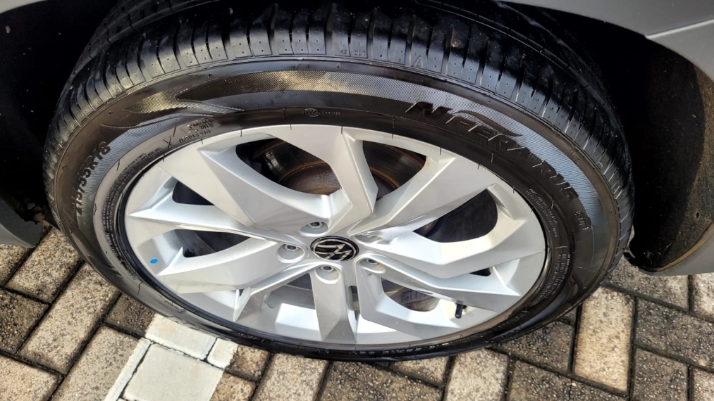 volkswagen taos 1.4 250 tsi total flex comfortline automatico 2022