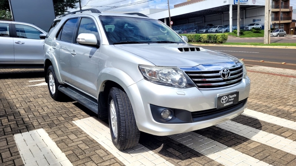 toyota hilux sw4 3.0 srv 4x4 16v turbo intercooler diesel 4p automatico 2012