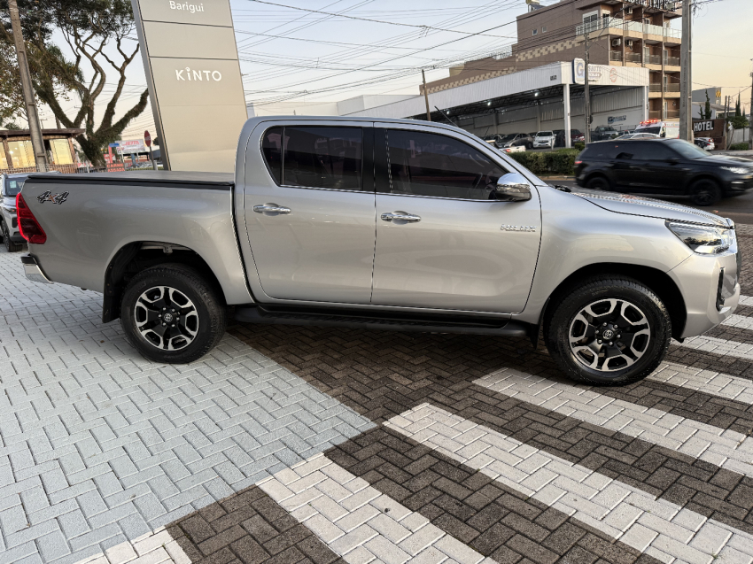 toyota hilux 2.8 d-4d turbo diesel cd srx 4x4 automatico 4p 2022