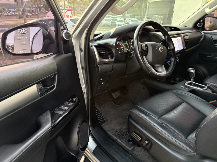 toyota hilux 2.8 d-4d turbo diesel cd srx 4x4 automatico 4p 2022