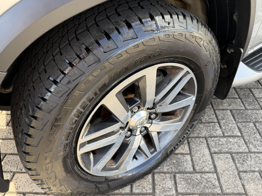 toyota hilux sw4 2.8 srx 4x4 7 lugares 16v turbo intercooler diesel 4p automatico 2017