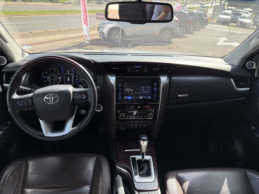 toyota hilux sw4 2.8 srx 4x4 7 lugares 16v turbo intercooler diesel 4p automatico 2017