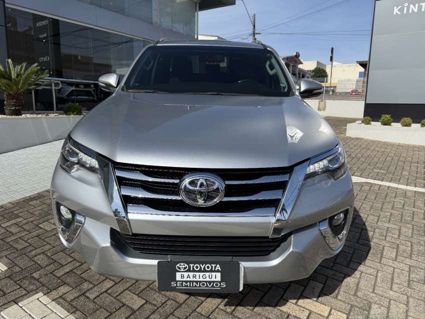 toyota hilux sw4 2.8 srx 4x4 7 lugares 16v turbo intercooler diesel 4p automatico 2017