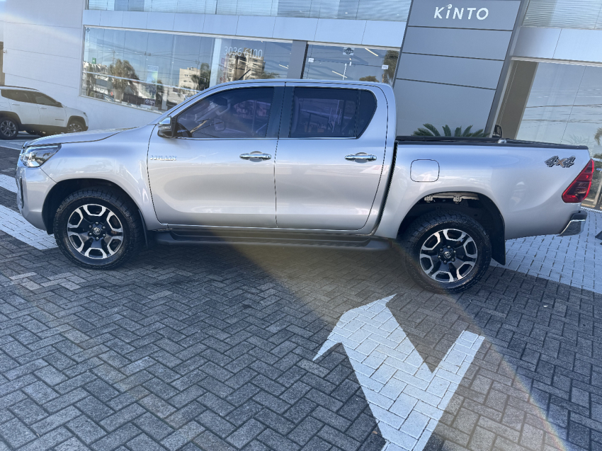 toyota hilux 2.8 d-4d turbo diesel cd srx 4x4 automatico 4p 2022