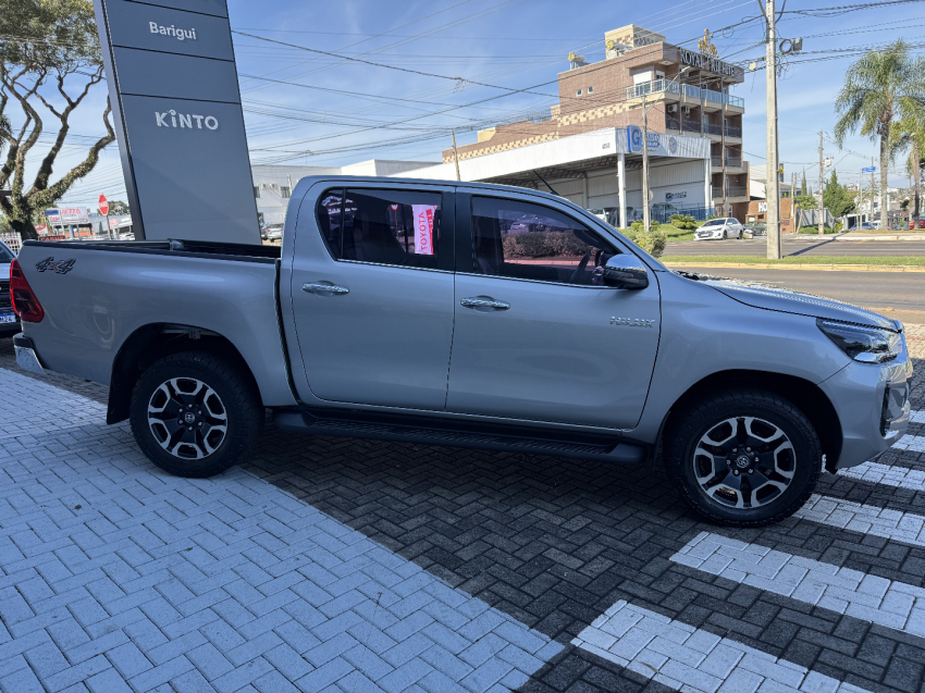 toyota hilux 2.8 d-4d turbo diesel cd srx 4x4 automatico 4p 2022