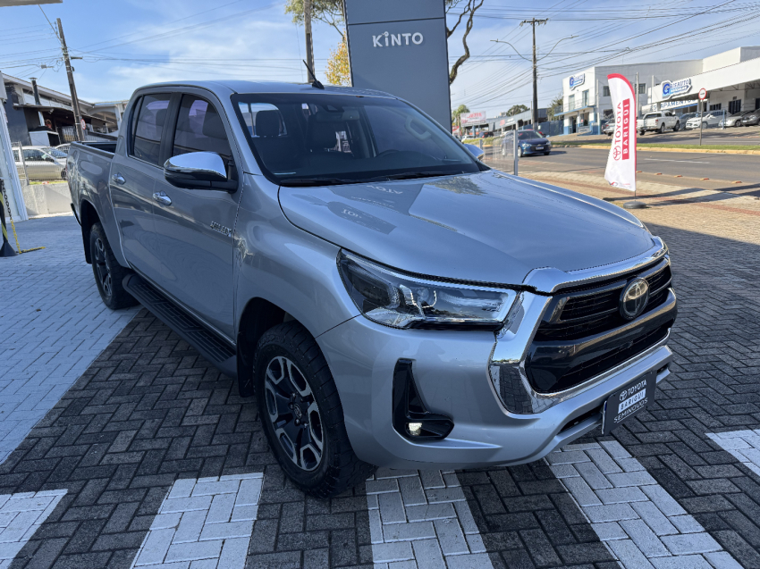 toyota hilux 2.8 d-4d turbo diesel cd srx 4x4 automatico 4p 2022 toyota hilux 2.8 d-4d turbo diesel cd srx 4x4 automatico 4p 2022