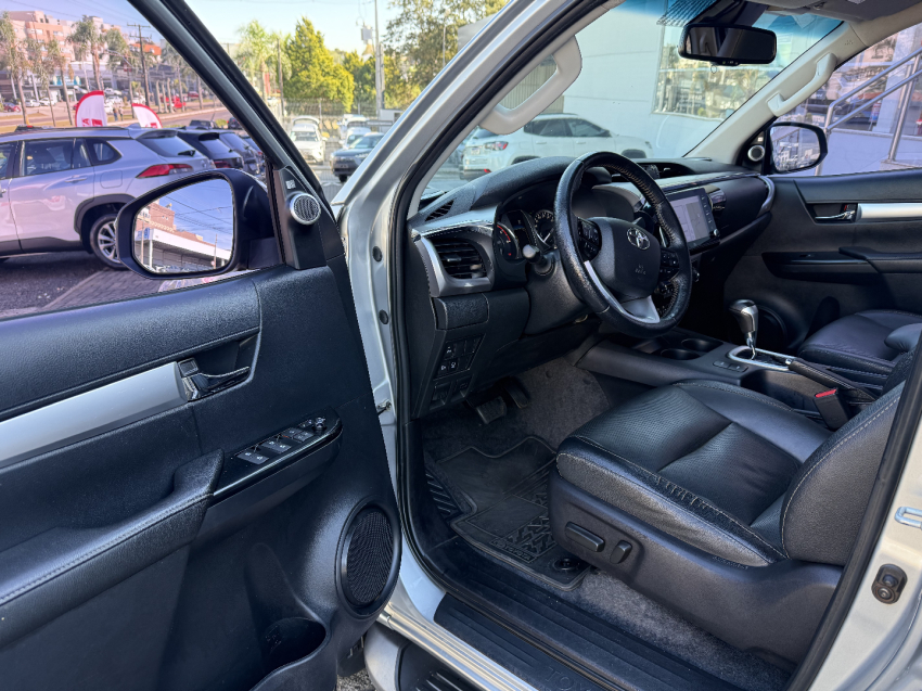 toyota hilux 2.8 d-4d turbo diesel cd srx 4x4 automatico 4p 2022