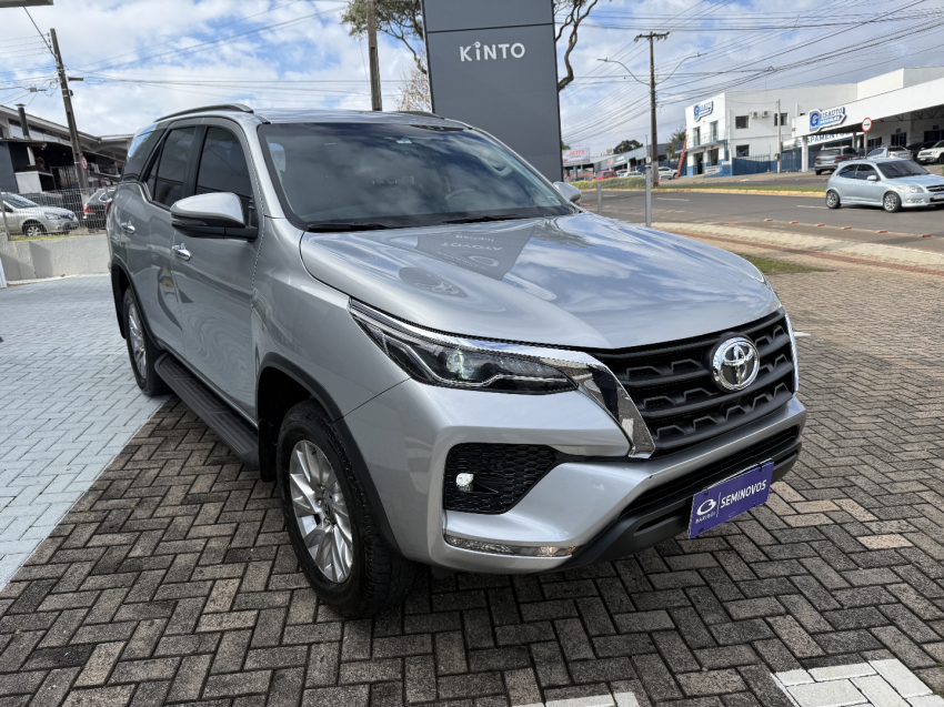 toyota hilux sw4 2.7 vvt-i flex srv 7l 4x2 automatico 4p 2021 toyota hilux sw4 2.7 vvt-i flex srv 7l 4x2 automatico 4p 2021