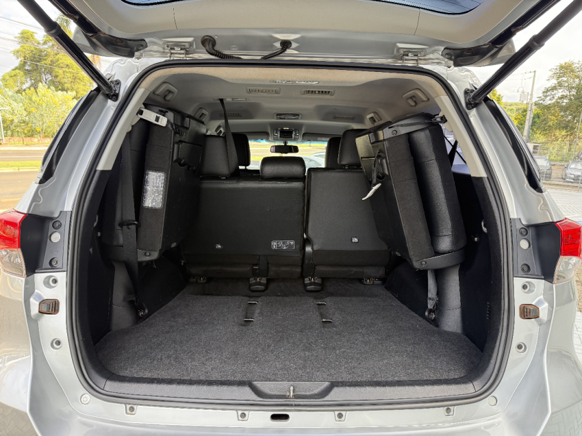 toyota hilux sw4 2.7 vvt-i flex srv 7l 4x2 automatico 4p 2021