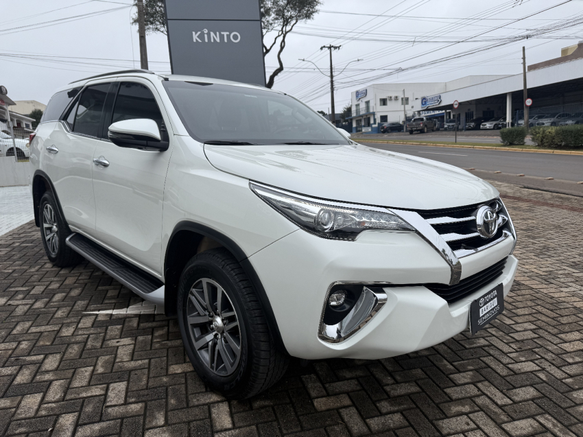 toyota hilux sw4 2.8 srx 4x4 16v turbo intercooler diesel 4p automatico 2020 toyota hilux sw4 2.8 srx 4x4 16v turbo intercooler diesel 4p automatico 2020