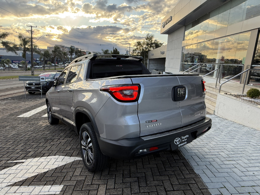 fiat toro 1.3 turbo 270 flex freedom at6 4p automatico 2025