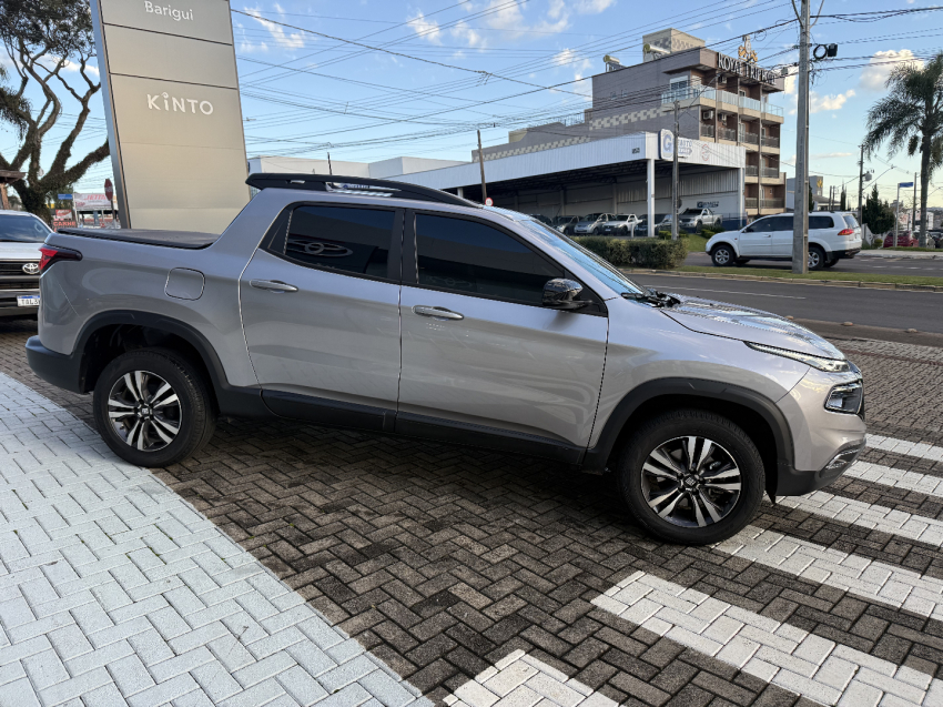 fiat toro 1.3 turbo 270 flex freedom at6 4p automatico 2025
