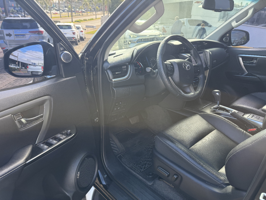 toyota hilux sw4 2.8 d-4d turbo diesel srx 4x4 automatico 4p 2022