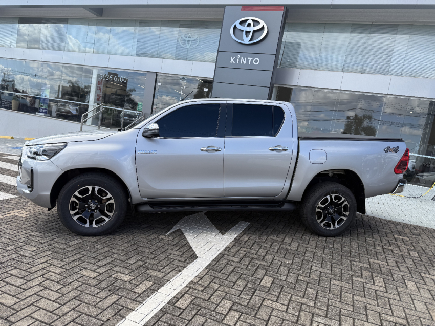 toyota hilux 2.8 d-4d turbo diesel cd srx 4x4 automatico 4p 2022