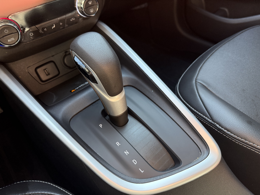 chevrolet onix 1.0 turbo flex premier automatico 4p 2025