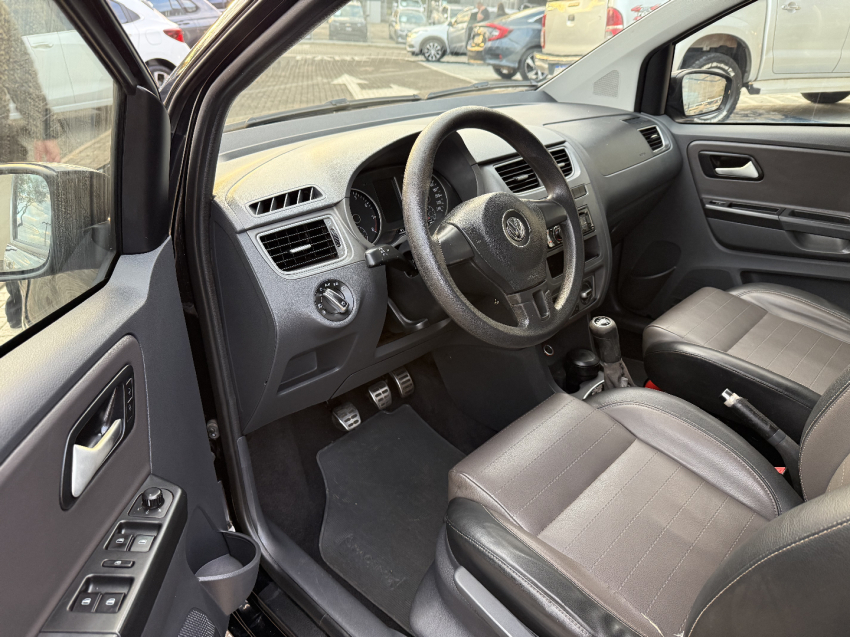 volkswagen spacefox 1.6 mi highline 8v flex 4p manual 2014