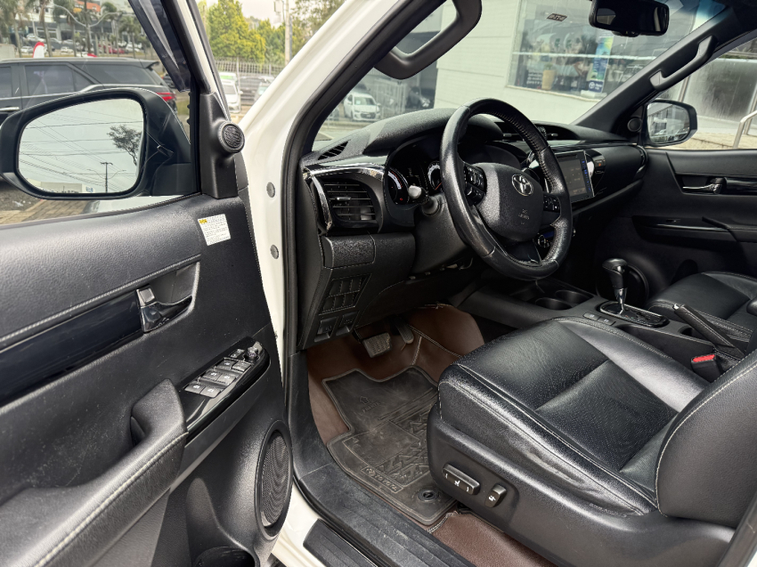 toyota hilux 2.8 srx 4x4 cd 16v diesel 4p automatico 2019