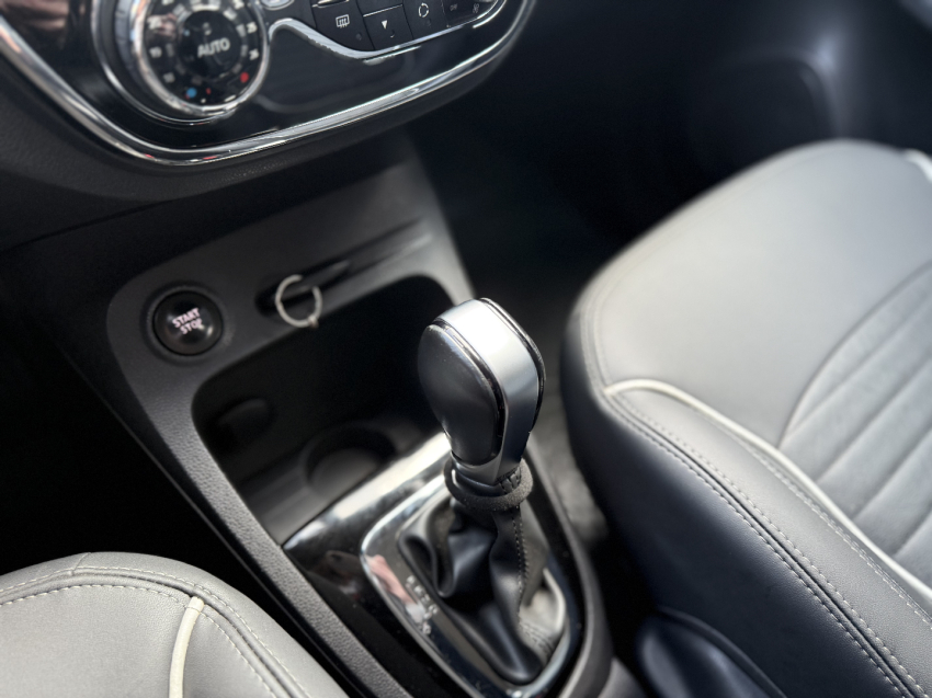 renault captur 1.6 16v sce flex intense x-tronic 4p automatico 2018