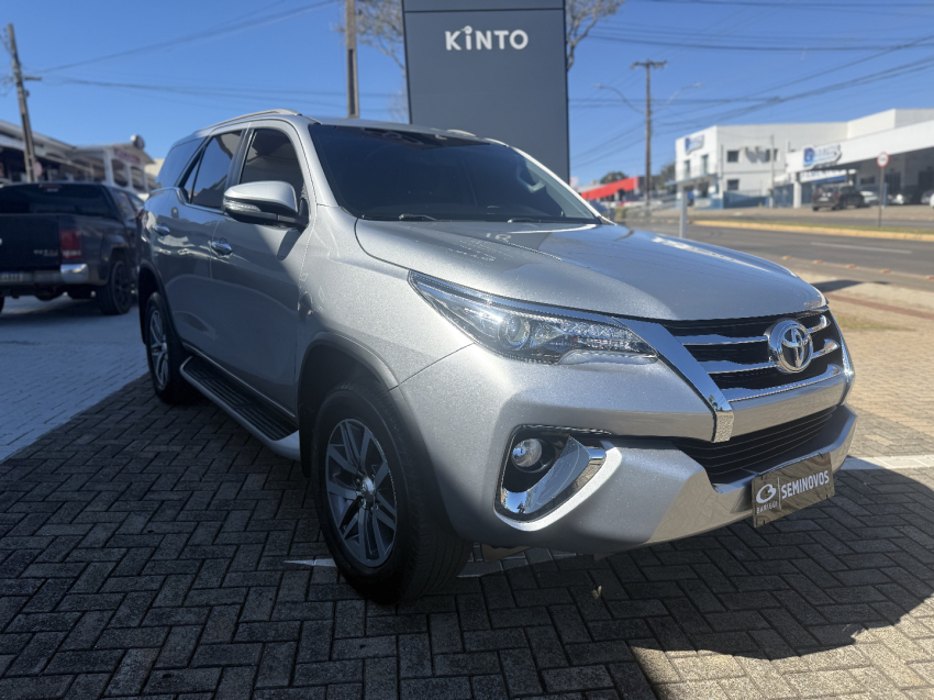 toyota hilux sw4 2.8 srx 4x4 16v turbo intercooler diesel 4p automatico 2017