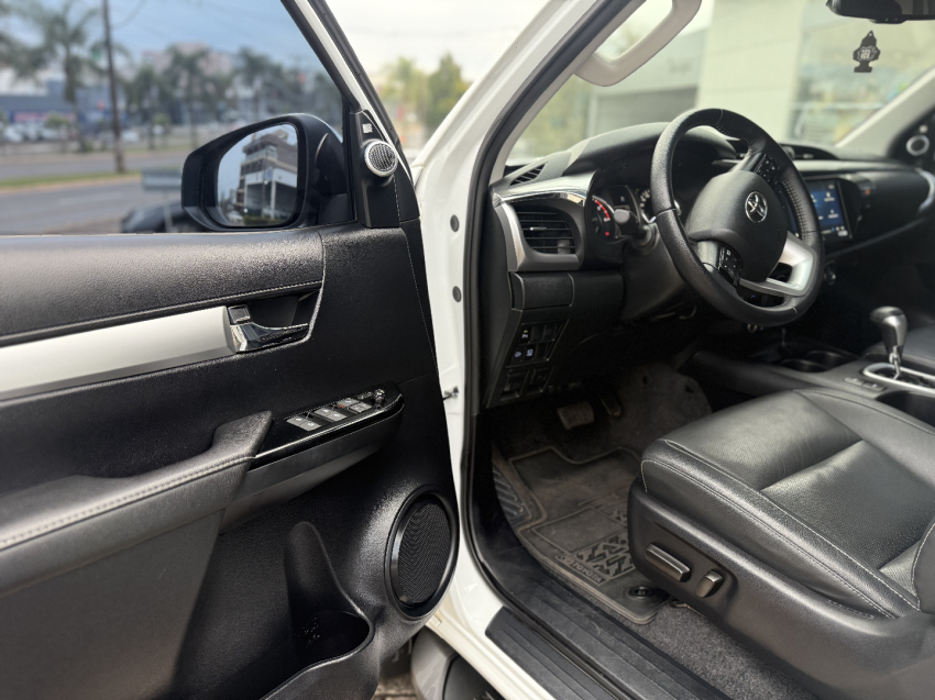 toyota hilux 2.8 d-4d turbo diesel cd srx 4x4 automatico 4p 2024