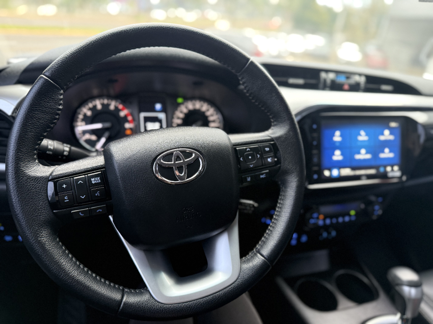 toyota hilux 2.8 d-4d turbo diesel cd srx 4x4 automatico 4p 2024