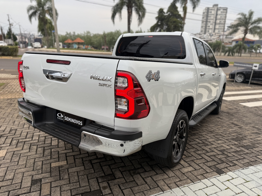 toyota hilux 2.8 d-4d turbo diesel cd srx 4x4 automatico 4p 2024