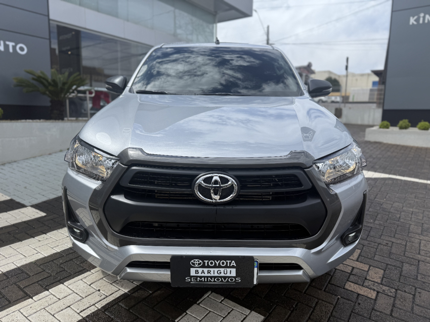 toyota hilux 2.8 d-4d turbo diesel cd sr 4x4 automatico 4p 2025