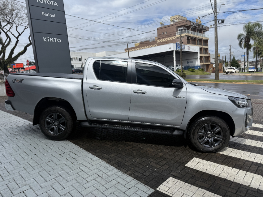 toyota hilux 2.8 d-4d turbo diesel cd sr 4x4 automatico 4p 2025