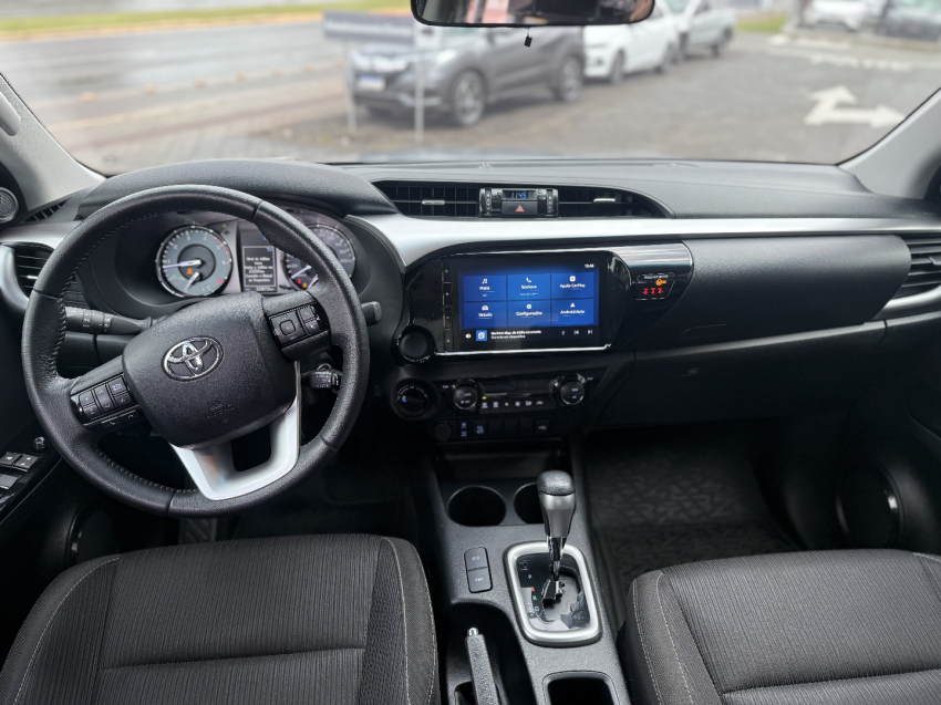 toyota hilux 2.8 d-4d turbo diesel cd sr 4x4 automatico 4p 2025