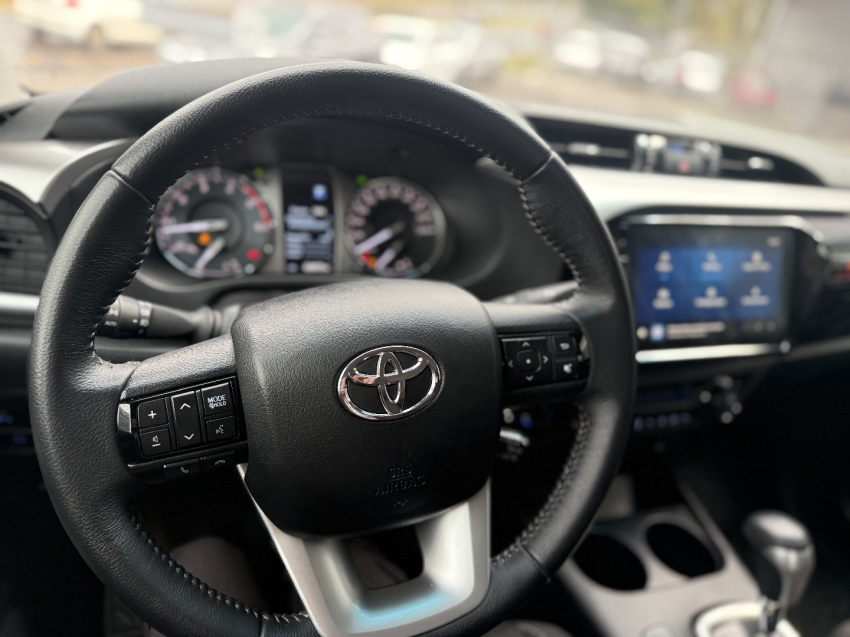 toyota hilux 2.8 d-4d turbo diesel cd sr 4x4 automatico 4p 2025
